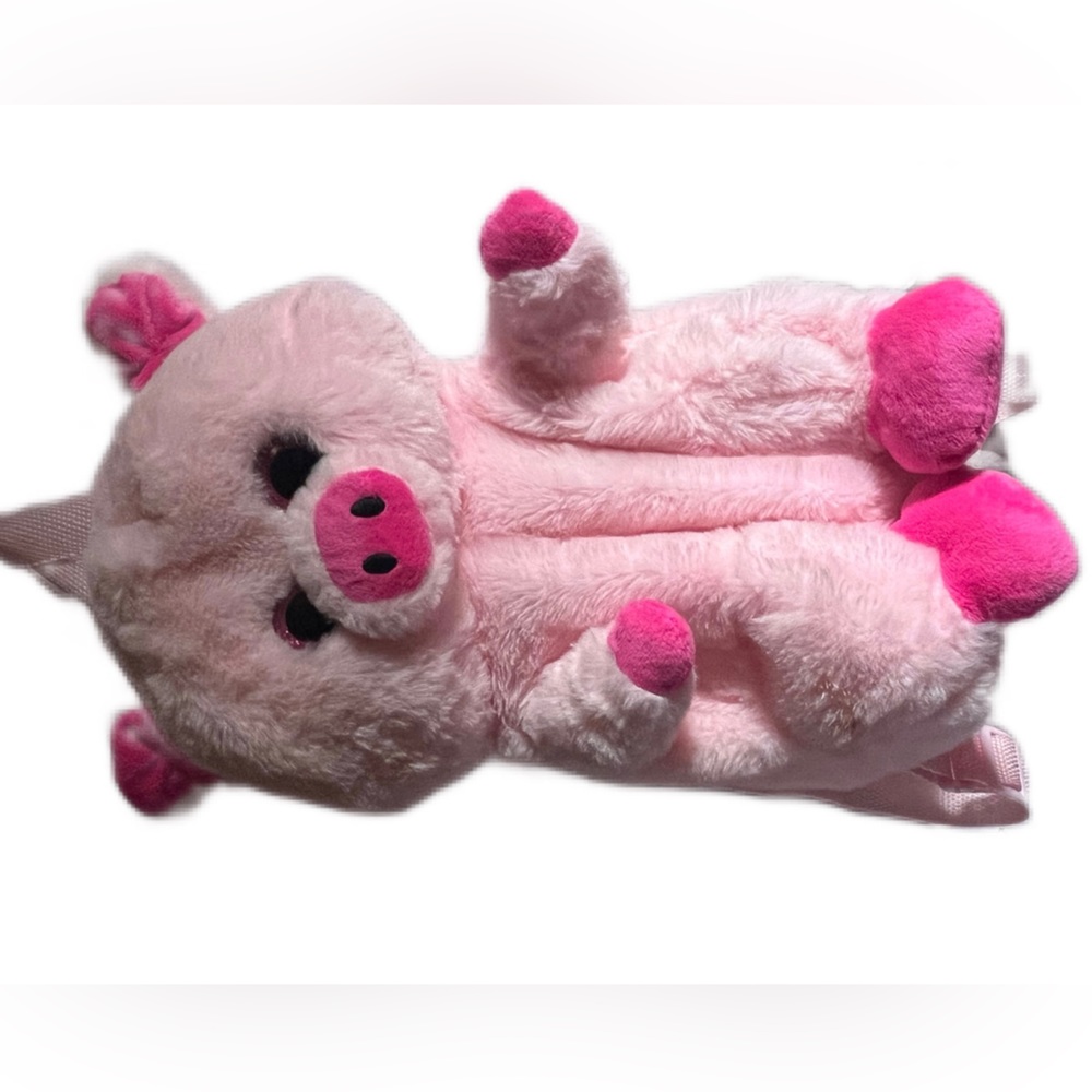 Cute piggy backpack! 🐽🐽